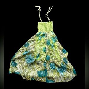 ✨Green and blue Hawaii floral maxi dress with adjustable straps✨